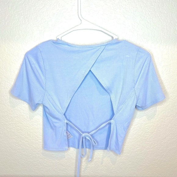 B3.34 GLASSONS Crop top size small open back - Picture 2 of 3